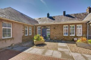 10 Errol Road, Invergowrie, DD2 5AD