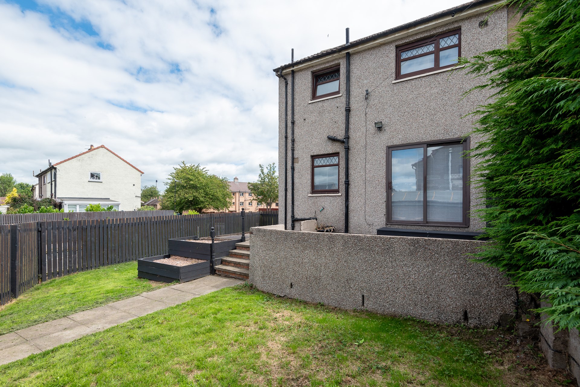 85 Ballantrae Place Dundee DD4 8QG