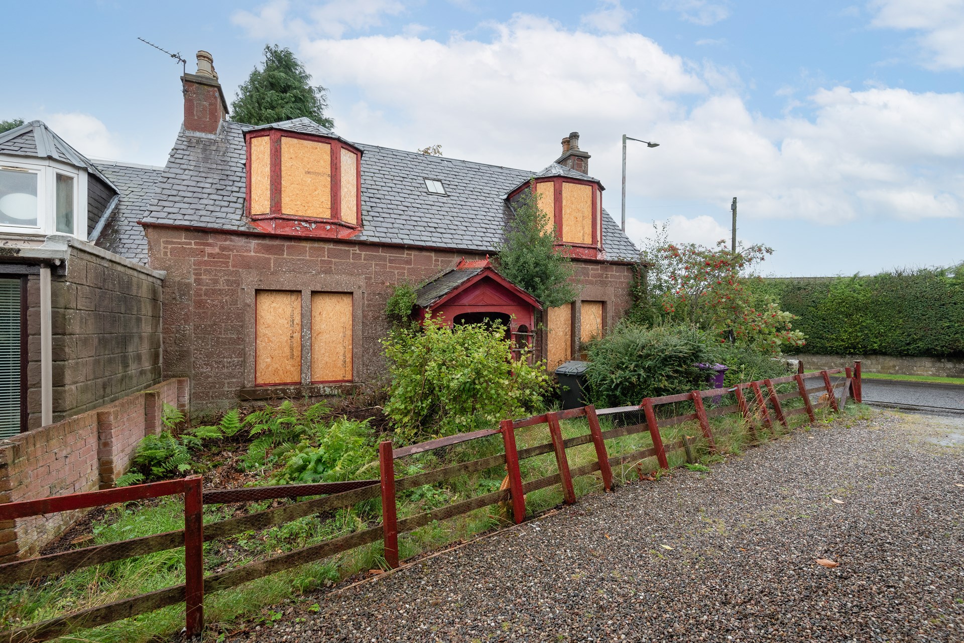 Ashton Cottage, Angle Road, Northmuir, DD8 4PL